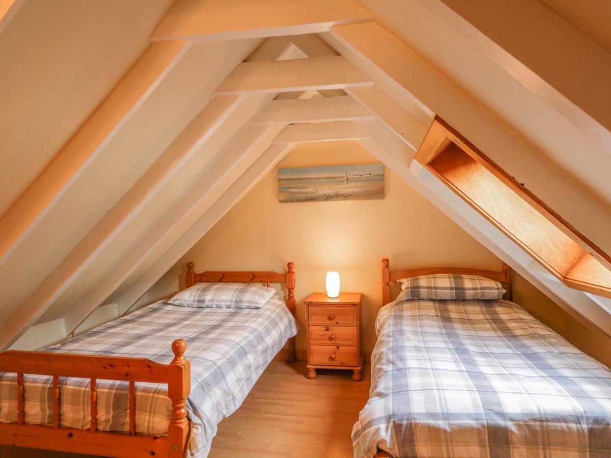 83 Seatown Villa Бъки Екстериор снимка