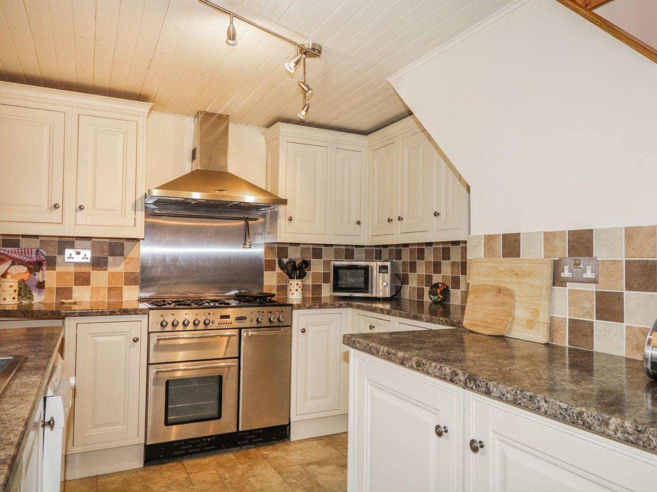 83 Seatown Villa Бъки Екстериор снимка